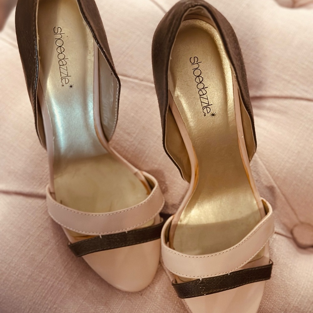 Shoe Dazzle Cream and Brown High Heels with Bold Contrast